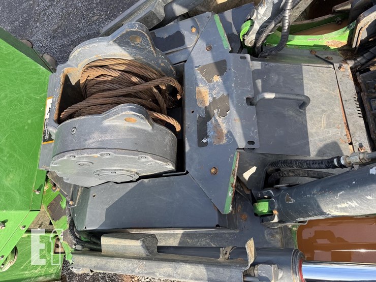 2023-deere-648l-ii-image-13