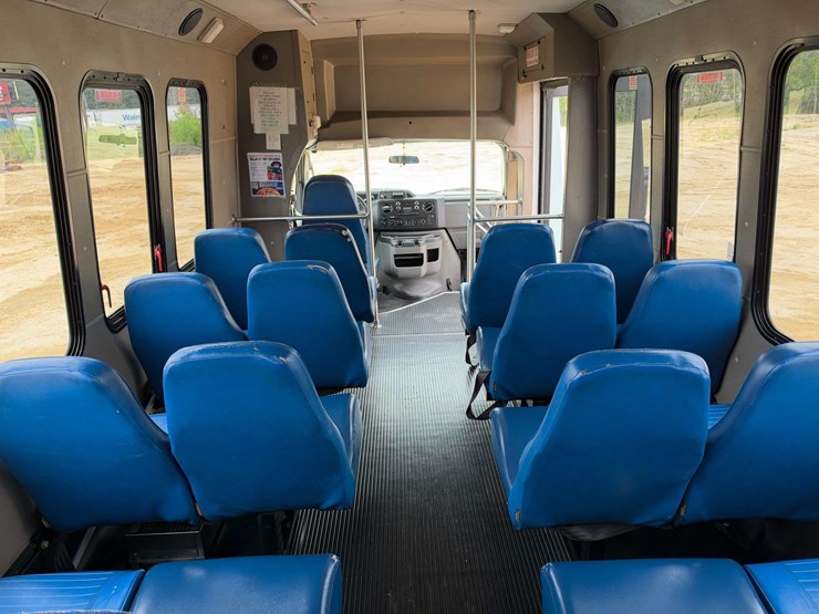 2014-ford-e450-image-17
