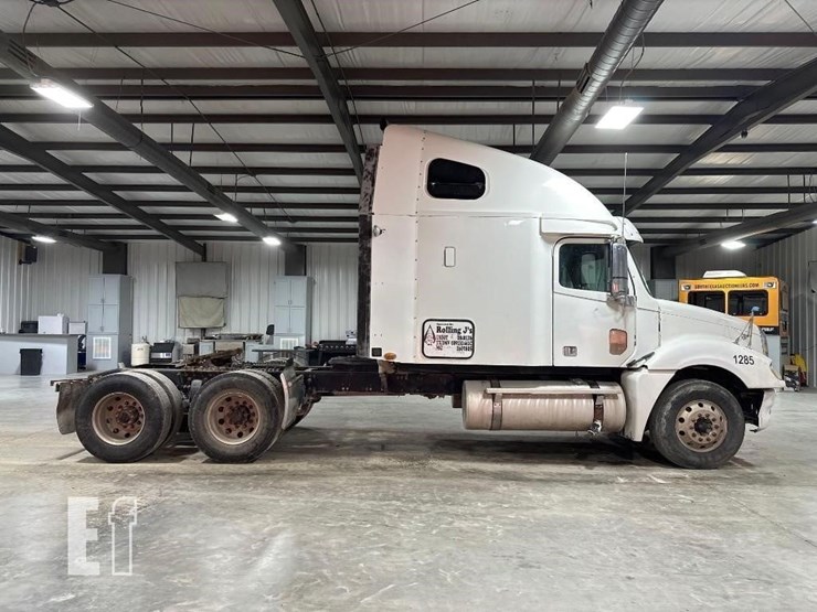2007-freightliner-columbia-120-image-6