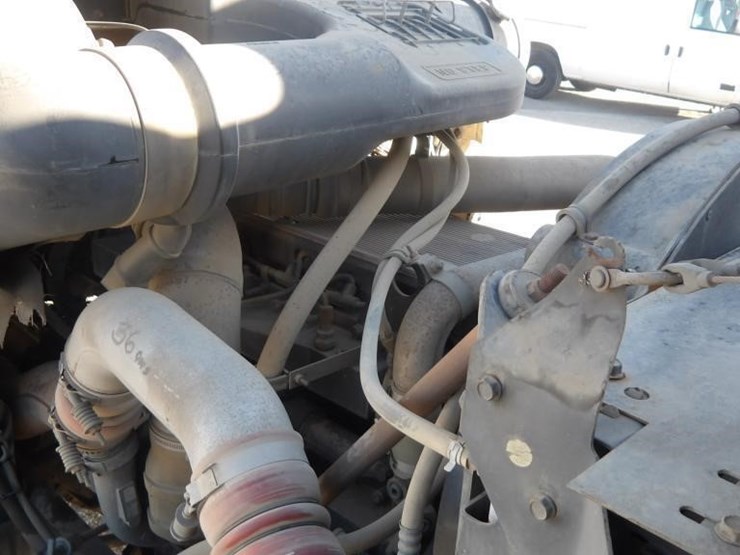 2002-international-5500i-dump-truck-image-11