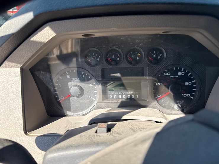 2010-ford-f550-xlt-image-17