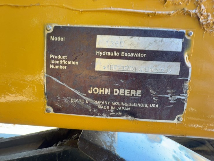 2010-deere-135d-image-42