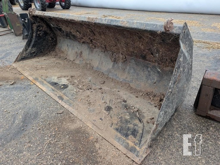 8'-euro-mount-bucket-image-1