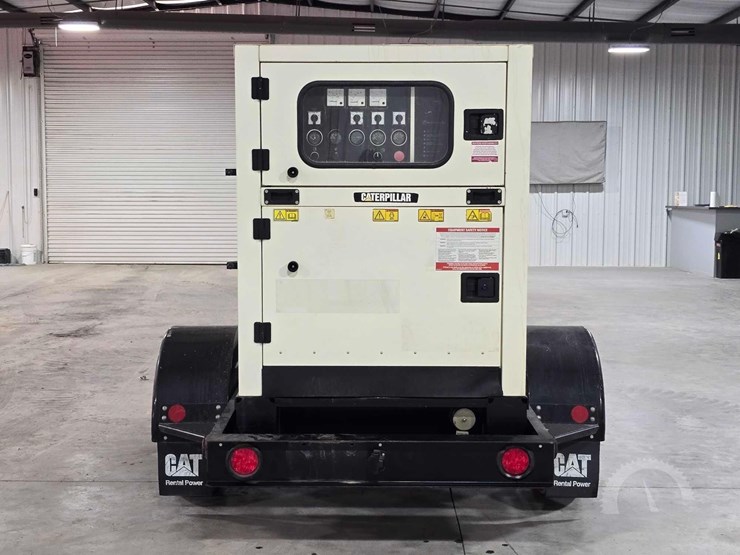 2013-caterpillar-xq30-8-image-8