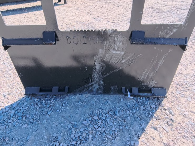 #3048-•-newskid-steer-quick-attach-40-inch-tree-spade-image-4