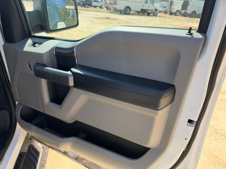 2015-ford-f150-xlt-image-17
