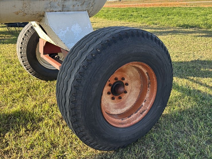 11-6-1450-gallon-nh3-tank,-16.5---22.5-tires-image-8