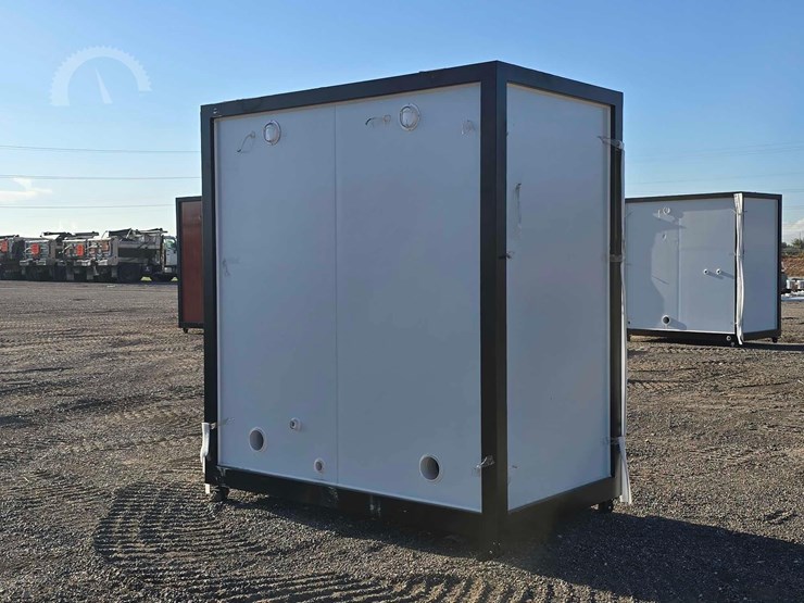 mobile-toilet-image-3