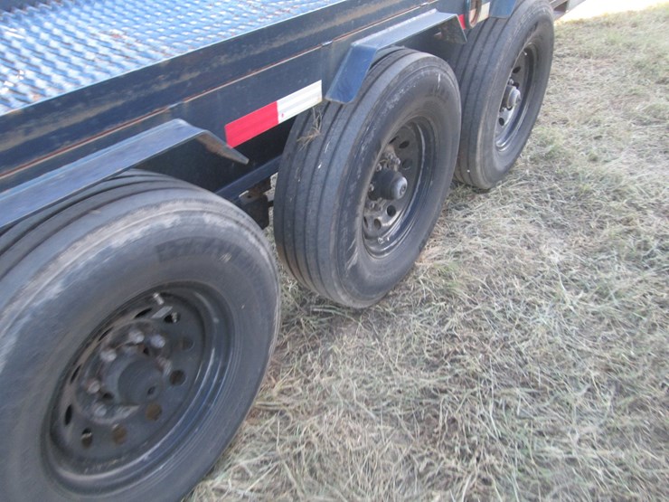 2025-custom-trailer-image-7