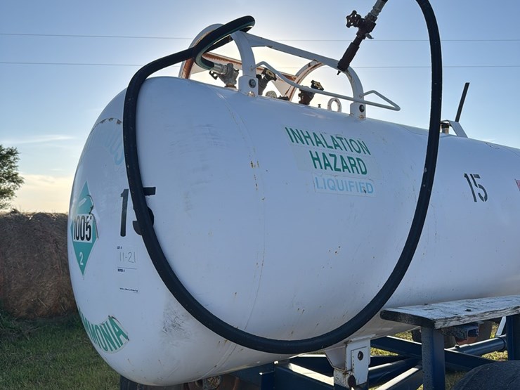 11-21-1450-gallon-nh3-tank,-16.5l---16.1-sl-tires-image-5