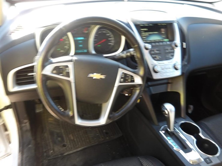 2015-chevrolet-equinox-image-17