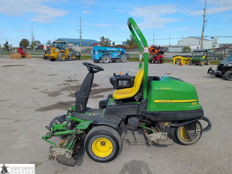 2015-john-deere-2500-image-8