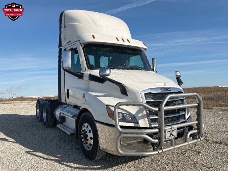 2021-freightliner-cascadia-126-image-1