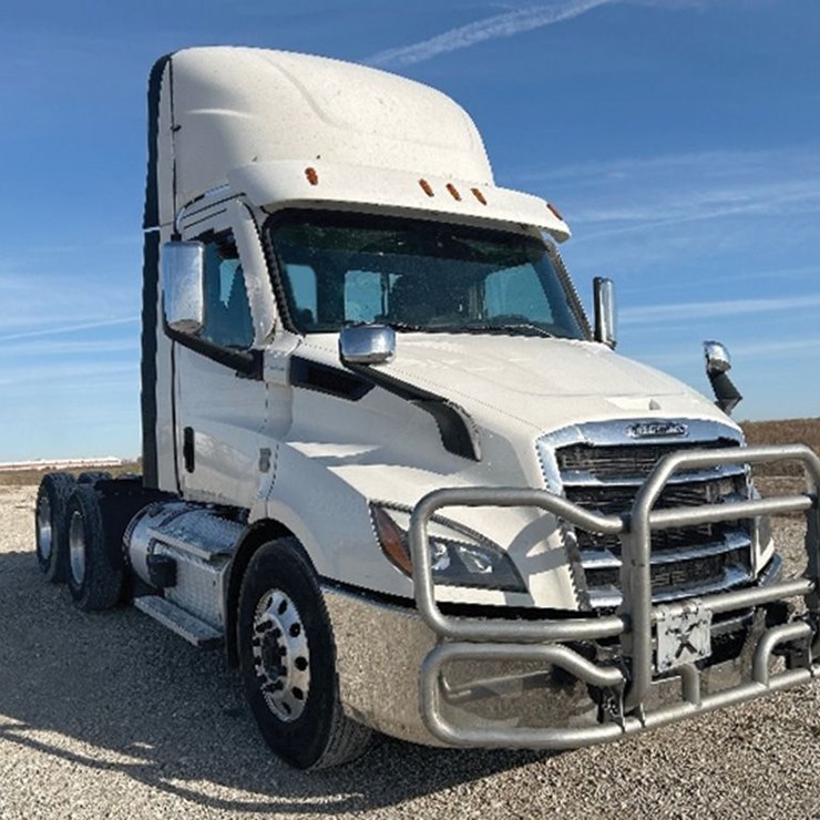 2021 FREIGHTLINER CASCADIA 126