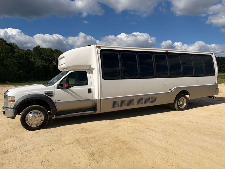 2008-ford-f550-image-1