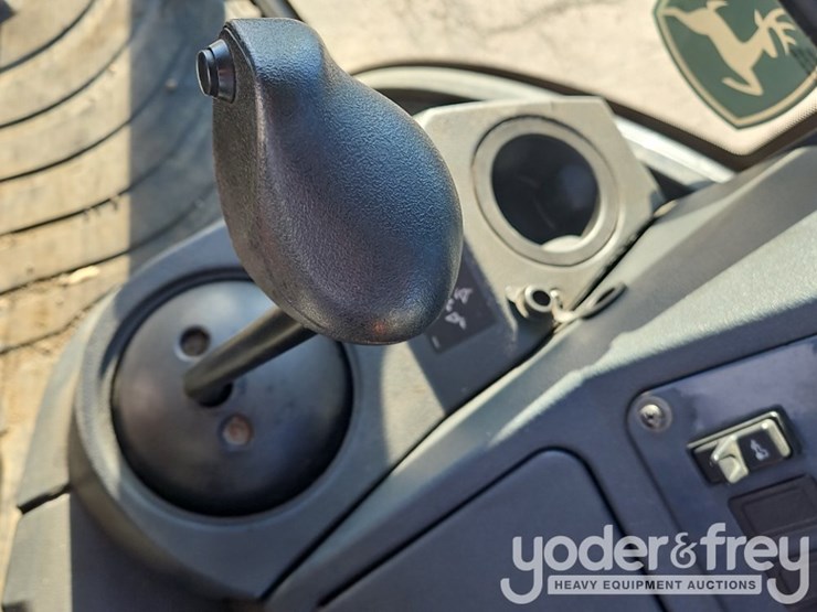 2018-deere-410l-image-48