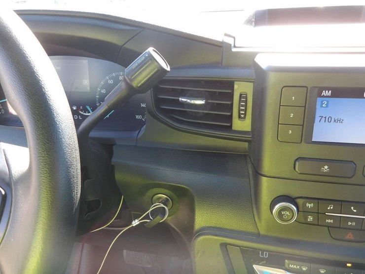 2020-ford-explorer-image-28