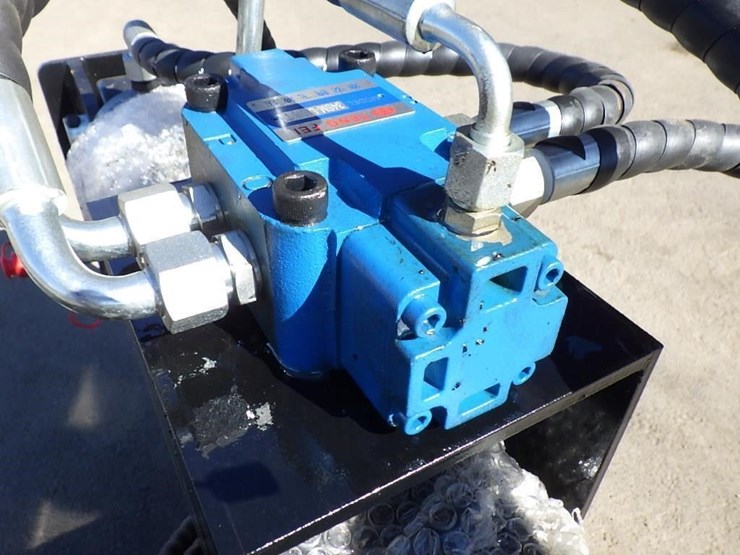 giyi-skid-steer-side-shift-log-splitter-image-7