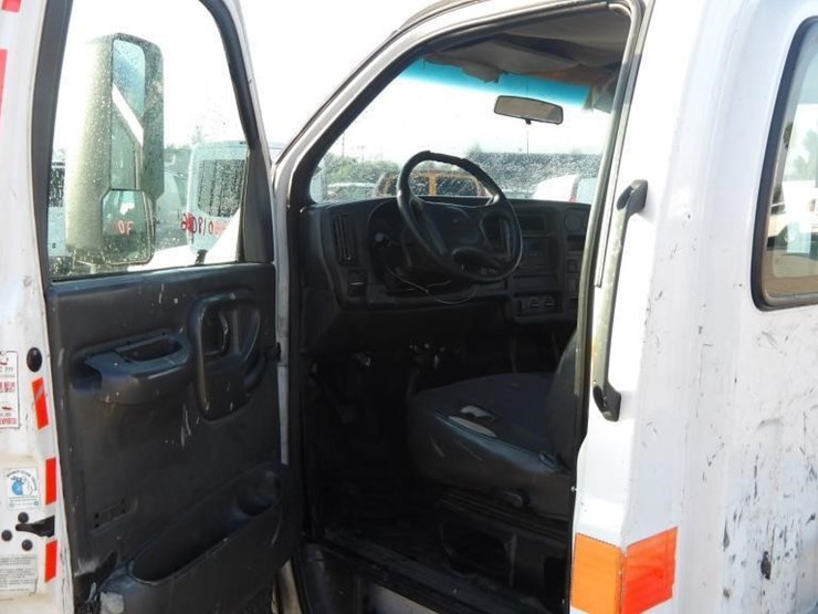 2006-chevrolet-c4500-utility-truck-image-22