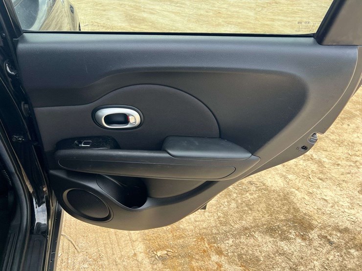 2017-kia-soul-image-17
