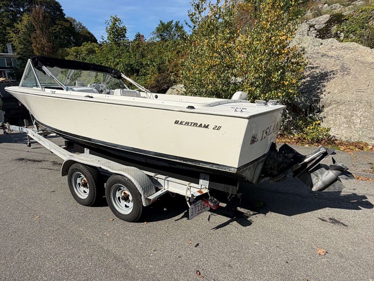bertram-20-moppie-powerboat-w/trailer-"island-girl"-image-4