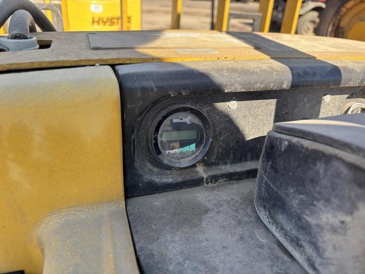 yale-pallet-lift-image-7