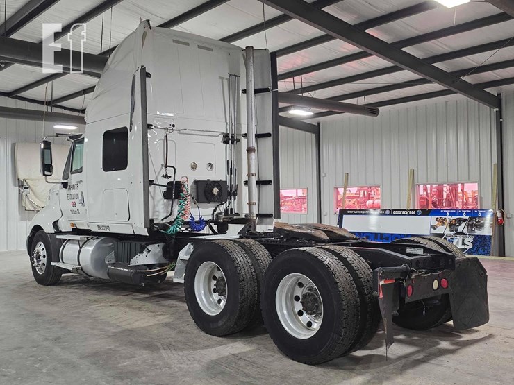2011-international-prostar-image-4