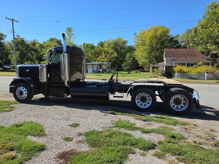 1999-peterbilt-379-image-6