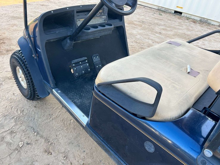 e-z-go-txt-electric-golf-cart-custom-lifted-image-9