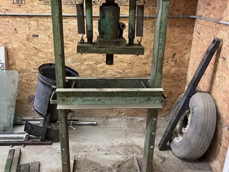 shop-press-image-1