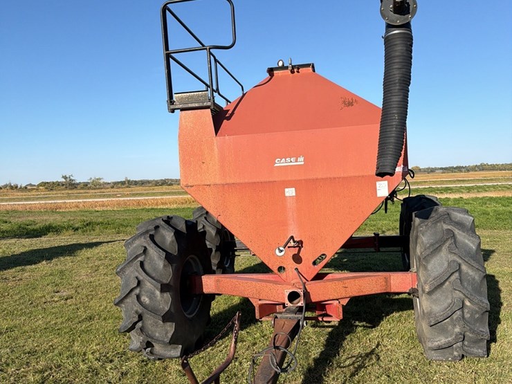 case-ih-3400-image-1