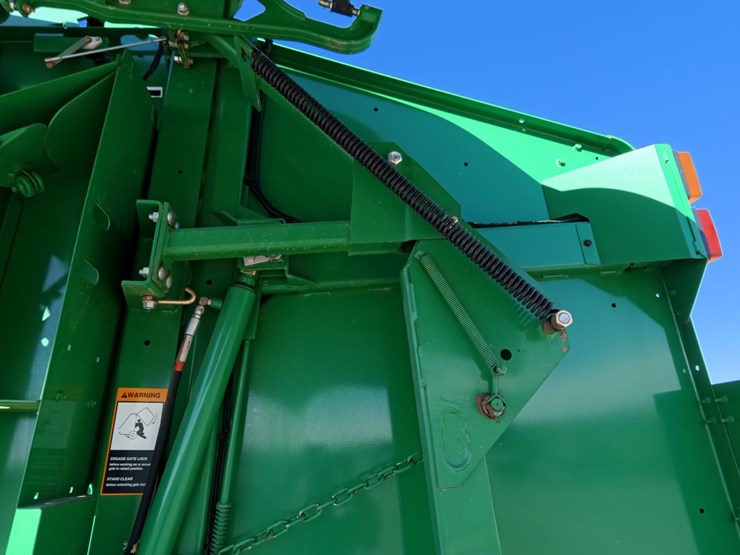john-deere-569-premium-image-31