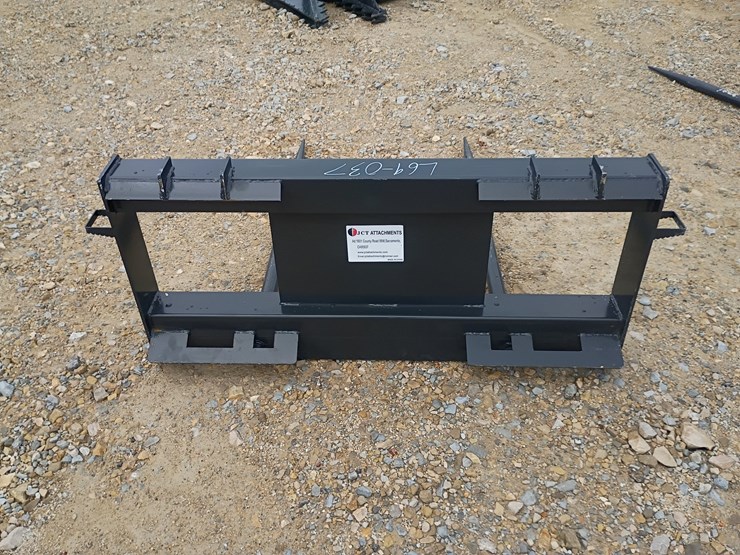 #l69-037-•-jct-bale-spear-skid-steer-attachment-image-3