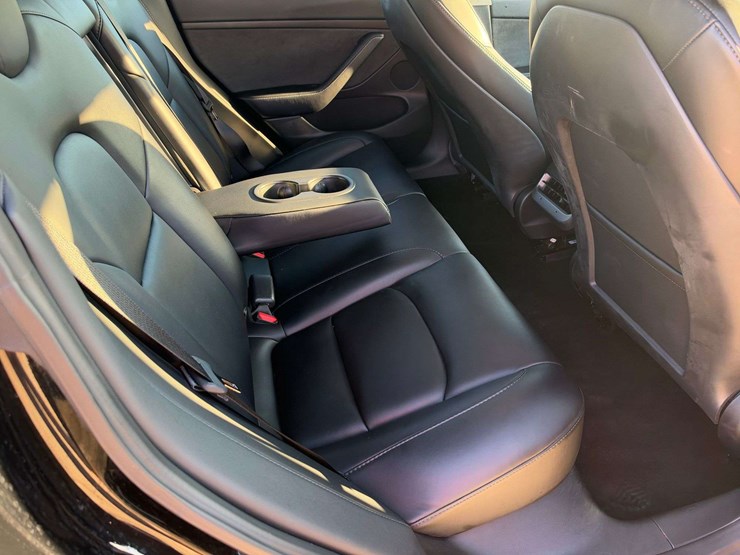 2023-tesla-model-s-4-door-sedan-(33,455-miles)-image-13