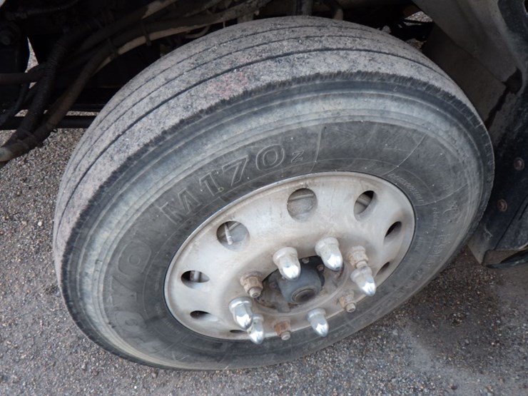 2005-kenworth-t2000-image-27