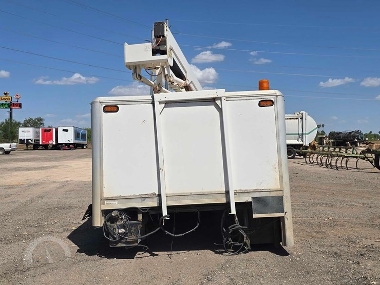 versalift-sst40ne-01-image-7