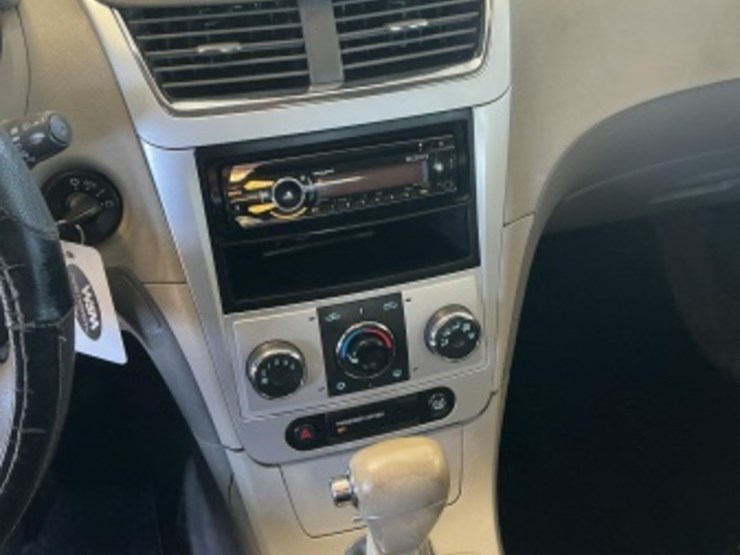2009-chevrolet-malibu-sdn-image-20