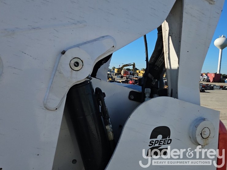 2022-bobcat-t870-image-23