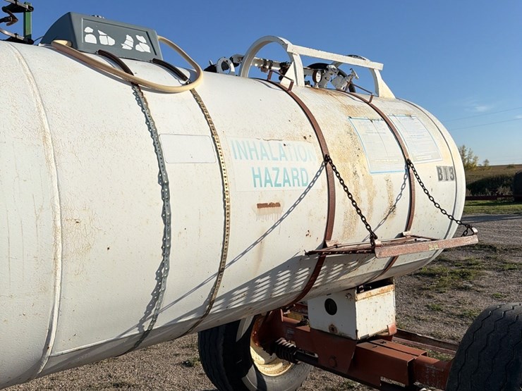 11-8--1450-gallon-nh3-tank,-16.5---22.5-tires-image-10