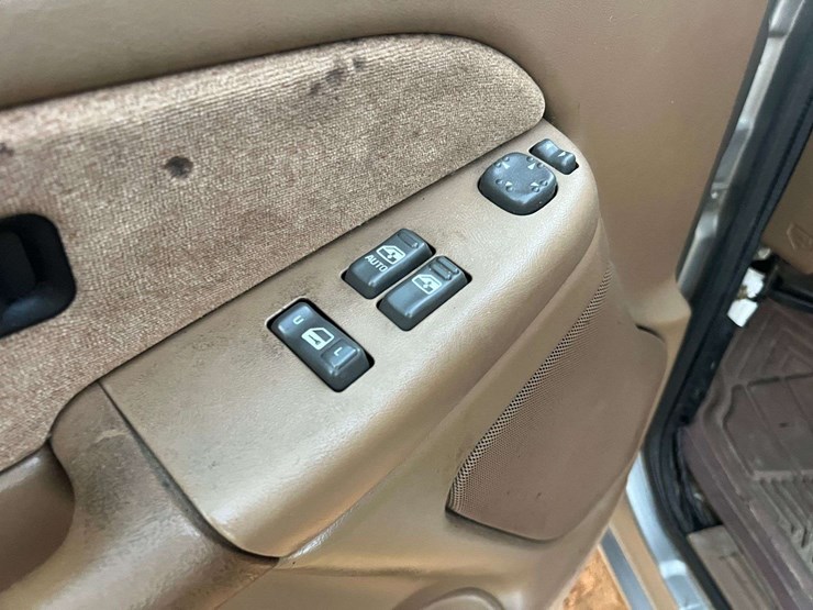 1999-chevrolet-silverado-1500-ls-image-11