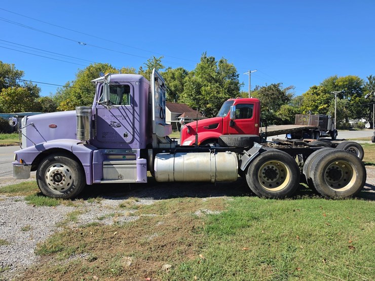 1996-peterbilt-377-image-6