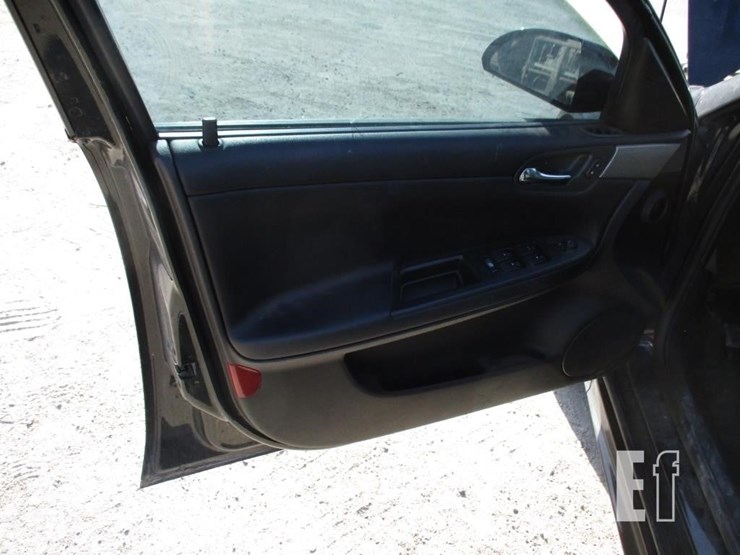 2012-chevrolet-impala-image-12