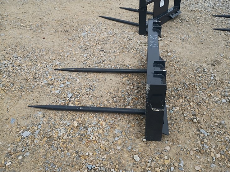#l69-032-•-jct-bale-spear-skid-steer-attachment-image-2