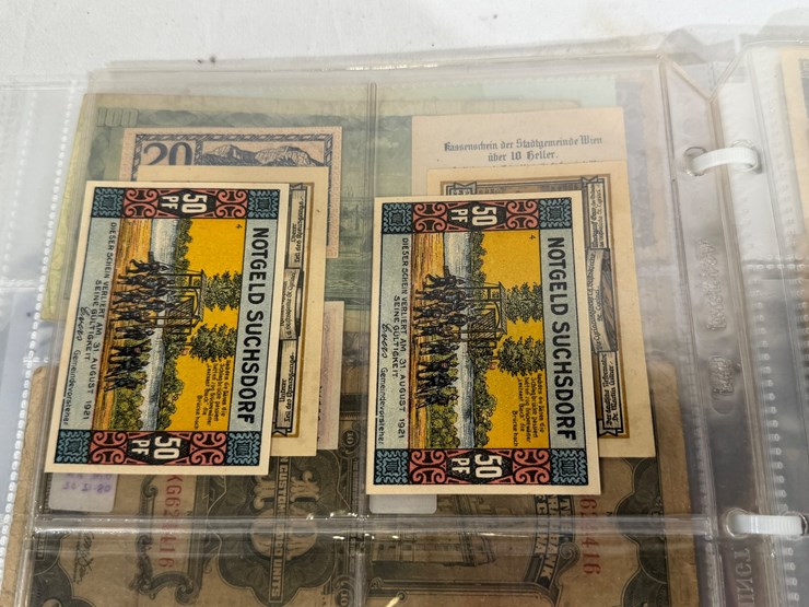 #40307-•-foreign-currency-bank-notes-image-40