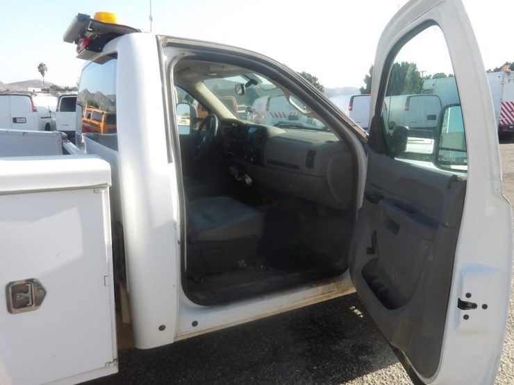 2011-chevrolet-2500-image-11
