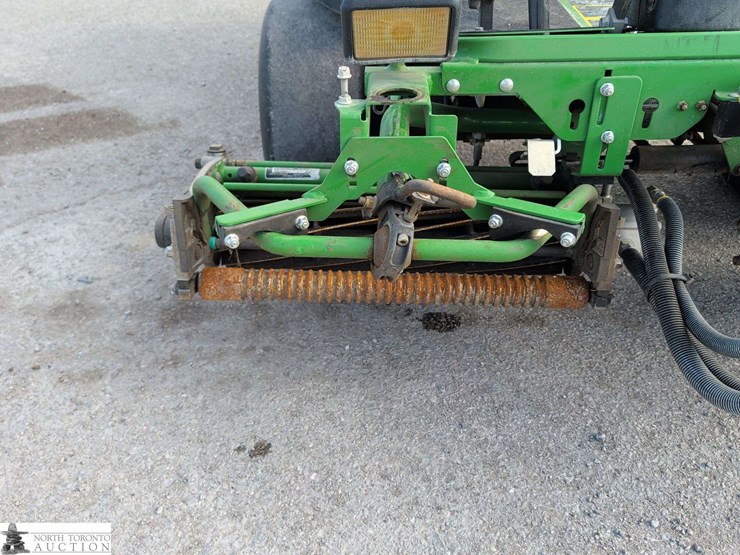 2015-john-deere-2500-image-12