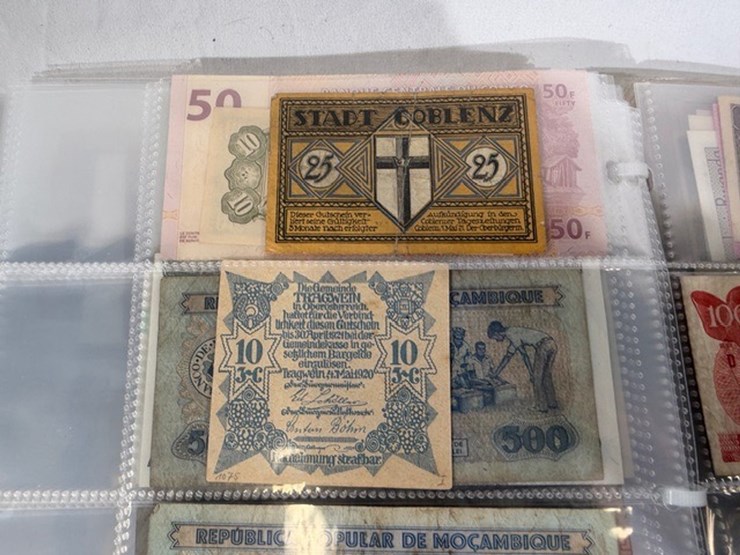 #40309-•-foreign-currency-bank-notes-image-148