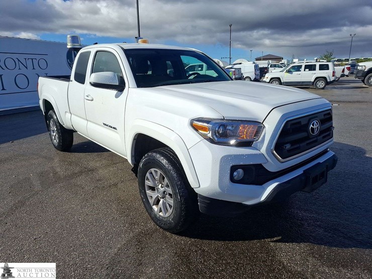 2016-toyota-tacoma-image-3