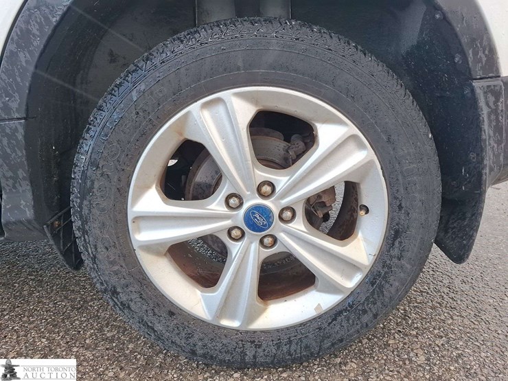 2013-ford-escape-image-17