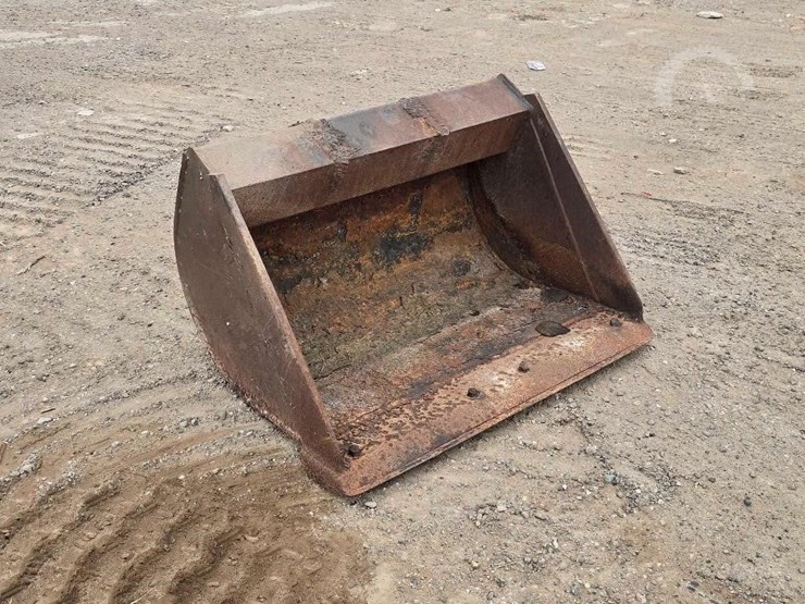 35.5-inch-bucket-image-2